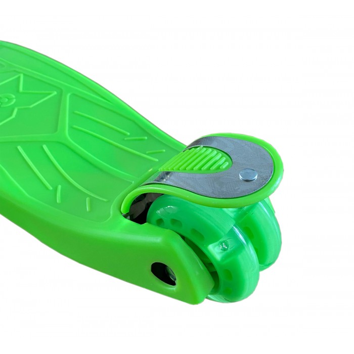 DeBlock kinderstep met 3 lichtgevende wielen - 3 jaar - verstelbaar stuur - voetrem - groen