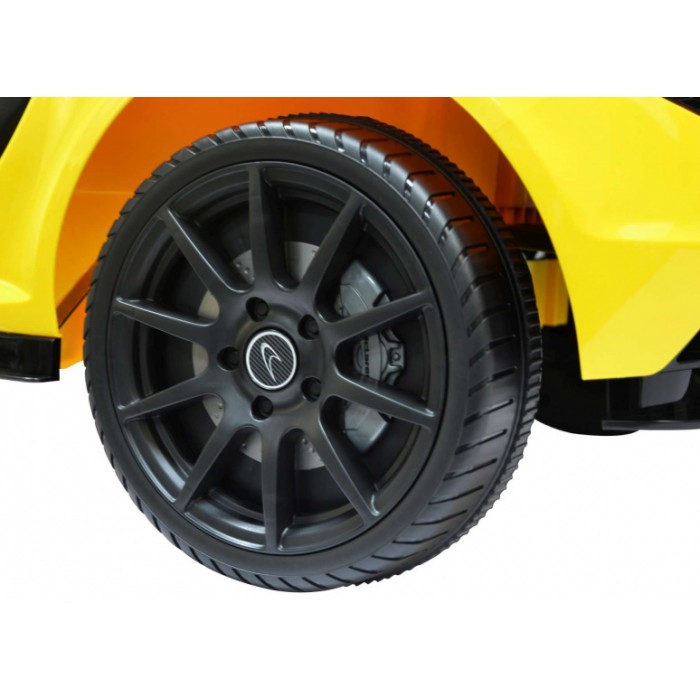 McLaren P1 accuvoertuig met afstandsbediening 12V geel McLaren P1 accuvoertuig met afstandsbediening 12V geel