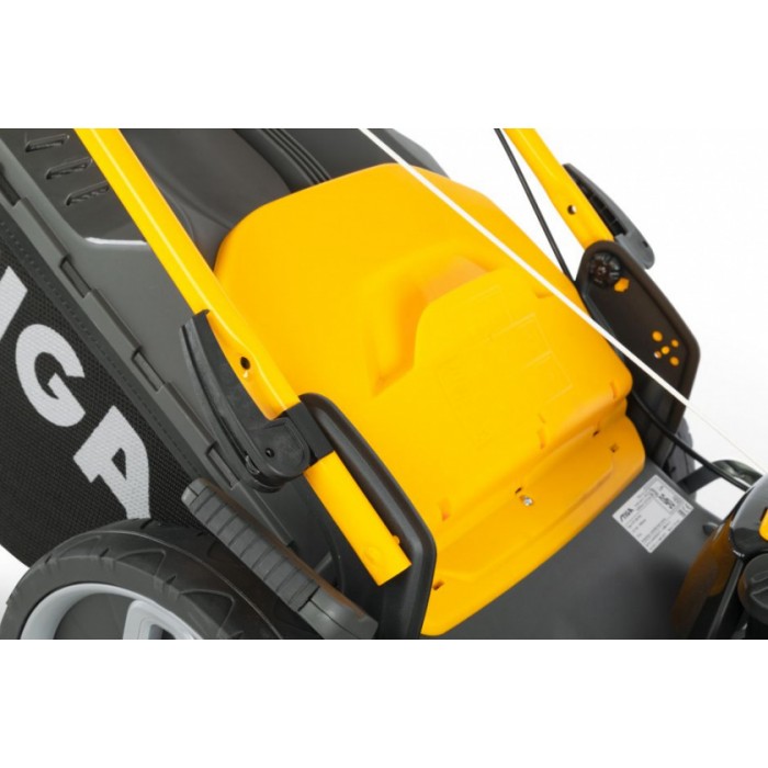 grasmaaier Combi 48 SQ B benzine 2120W 155 cm staal geel grasmaaier Combi 48 SQ B benzine 2120W 155 cm staal geel